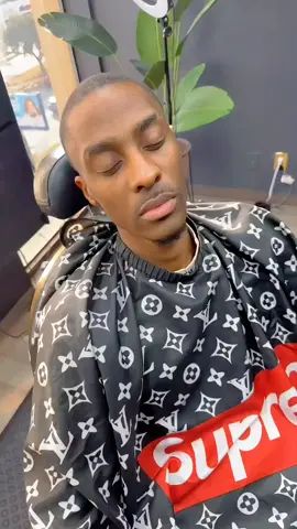 Funny hair salon  #prank #funnyvideo #barber #barbershop #funny #funnymoment #fyp #foryoupage 