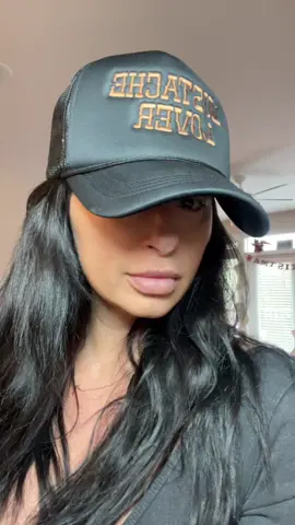 Trucker hat❤️ #trending #christmasgiftideas #MomsofTikTok #truckerhat #truckerhats #truckerhatstyle #hats #fashiontiktok 