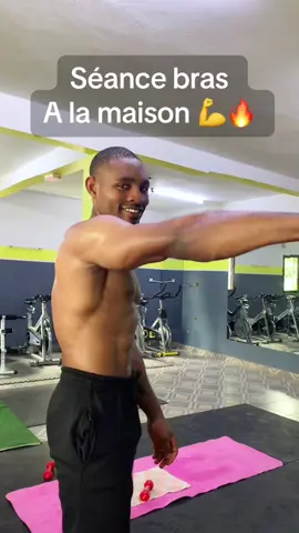 Séance bras à la maison 💪🔥✅ #creatorsearchinsights #armworkout #homeworkout #training #Fitness #GymTok 