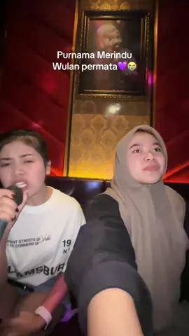 Disuruh karaokean malah konser @wulanpermata ♡ 😭💜 #fyp #purnamamerindu #masukberanda #viralvideo #karaoke #coversong 
