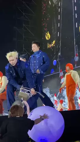 Hùng vs Gíp chạy xe bốc đầu  làm cho Kiều vs Erik té 😂 #tinhdauquachen#quanghungmasterd#erik#phapkieu#negav#anhtraisayhi#anhtraisayhiconcertday4 