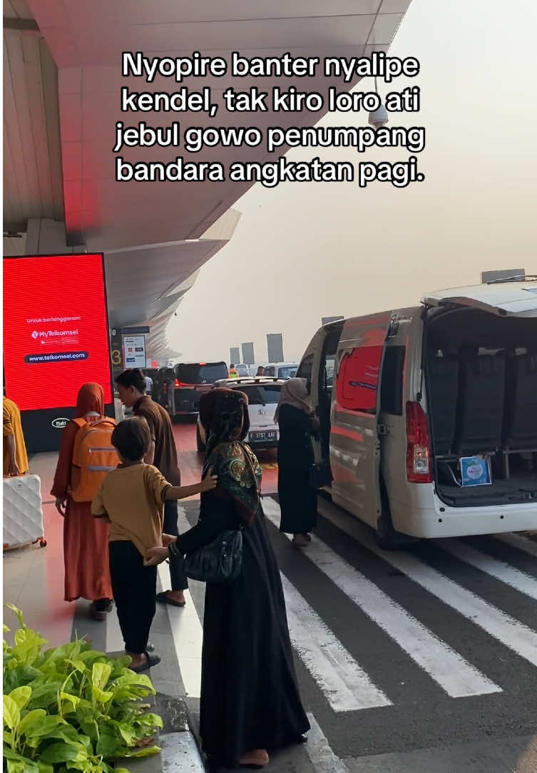 Berdasarkan pengalaman 😅 #sewahiace #sewahiacepremio #rentalmobilpekalongan #hiace #hiacepremio #hiaceluxury #hiacelover #hiaceindonesia #driver #drivermuda #masukberanda #fyp #foryou 