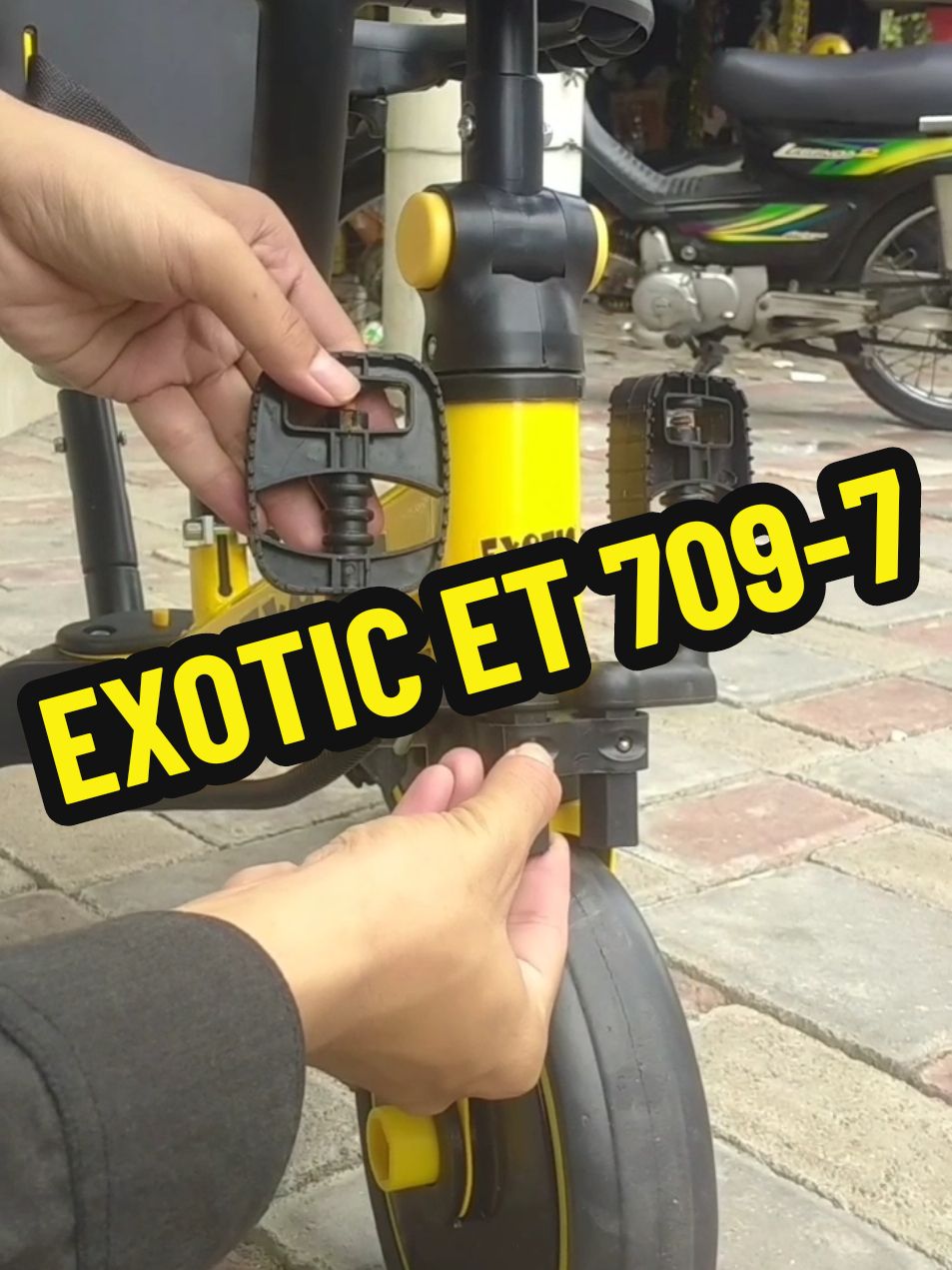 Exotic ET 709-7 sepeda roda 3 anak ini dengan varian 6 in 1 terbuat dari bahan besi yang ringan 🤗 berstandar SNI 100 aman buat sang buah hati....  yuk bunda bunda langsung aja di order.... #sepedaanak #roda3 #bangil #exotic #fyp #fyppppppppppppppppppppppp #balita 