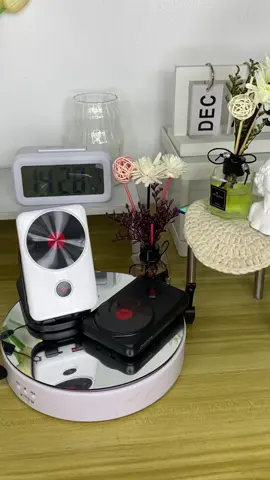 Charge your devices effortlessly on-the-go with the ORASHARE OM10 10,000mAh magnetic powerbank! 😍 #orasharelifestyle #10000mahpowerbank #fyp #checkoutnow 