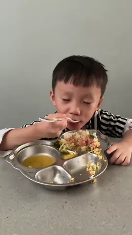 perdana bikin bikin spam homemade! ternyata anaknya dotan banget, lebih sehat dan pastinya tanpa pengawet #masakansimple #momandson #resepmasakan #spam 