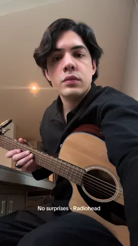 Aprendiendo nuevamente a tocar la guitarra mientras procrastino realizar ciertos pendientes. #radiohead #nosurprises #fyp #covers 