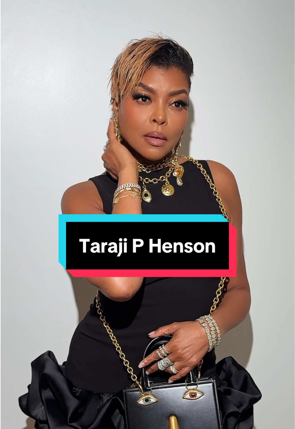 Glam on @tarajiphenson absolutely love this smudged smokey gold look😍😍 and that happy dance at the end ☺️☺️ . Makeup artist: @flairbywinnie  Lashes : @flairbywinniebeauty in “Michelle” Hairstyling: @tymwallacehair  📸 @merrellhollis  . We are available  in UAE 🇦🇪 for makeup services for all events Enquires⬇️ slide in my Dm (OR) Call/whatsapp +971 50 956 5864 . Available  for all makeup services . .  #uaemakeupartist  #flairbywinnie #abudhabimakeupartist  #makeupartistinabuja  #makeupindubai  #sharjahmakeupartist  #dubaimua  #ajmanmua #nigerianmuadubai  #abudhabimua #makeupartistindubai  #dubaiweddings #tarajiphenson #ajmanmakeupartist  #uaemua  #dubai #dubaimakeupartist  #blackmakeupartistindubai #muaindubai #bellanaijaweddings #nigerianmuaindubai  #luxuryminklashes #dubailashes #lashesindubai #nigerianmakeupartist  #dubaimakeup #dubaibestmua #bestmuadubai  #nigerianmakeupartistindubai