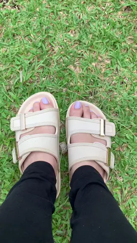 Super comfy & so chic flat sandal😍🥰 #michaela #flatsandals 