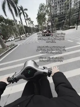 Nói thật thì mình mong đừng ai thích mình cả, đừng đem hết lòng hết dạ yêu một kẻ như mình. Mình là kiểu người không có gì nổi bật, tính tình không tốt, nhan sắc cũng không. Điều đó đến cả mình còn không chấp nhận được. #tamtrang #tinhyeu 