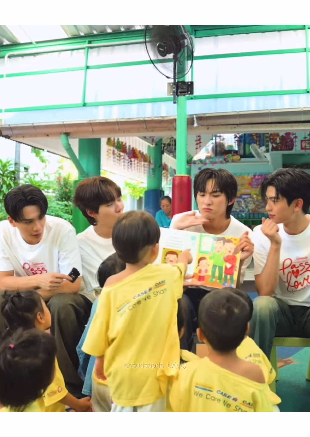 ถึงโครงการนี้จะผ่านมาหลายเดือนแล้ว แต่พอปล่อยคลิปออกมาก็ทำเอาน้ำตาคลอ อบอุ่นหัวใจสุด ๆ ไปเลย แล้วด้วยไทม์ทั้งเก่งน้ำปิงโทมัสก้อง คือมีความหลังที่น่ารักกับเด็กมาก ๆ ชอบเวลาน้อง ๆ อยู่กับเด็กจัง น่ารักกก🥹😭🫶🏻 #คนหล่อขอทําดีปี17 #kengnamping #thomaskong #เก่งน้ําปิง #โทมัสก้อง