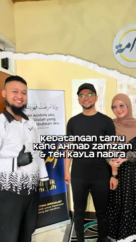 KEDATANGAN TAMU KANG @Ahmad Zamzam ZM dan Teh @kaylanadira !!🌟🌟 Akangnya punya keluhan Asam lambung sering kembung dan sinusitis,,  setelah perapihan alhamdulillah biidznillah, perut langsung terasa enak, kembung hilang,, nafaspun makin plong..👌🏾 Yu kita fahami penyebab muncul masalahnya,, agar penanganan dapat sesuai kebutuhanmu,, Punya keluhan yang sama??  Yu Konsultasikan kepada kami,  Untuk konsultasi dan pembuatan janji silahkan bisa menghubungi nomer  wa.me/6285860227332 atau  klik link di bio profile kami,, Mari ikhtiyar bersama kami. Griya Holistik UMMAH | Layanan Terbaik untuk Kesehatan Tulangmu “Dan apabila aku sakit, Dialah yang menyembuhkan aku. (QS. Asy Syuara: 80)” Barakallahufiikum.. Semoga Allah Sempurnakan nikmat Sehatnya..🙏🏾 #griyaholistikummah #krekkmethod #bonesetting #bonesettingspecialist #reposisi #gerd #asamlambung #panic attack #terapiotottulangsendi  #bandunghits #bandungstory