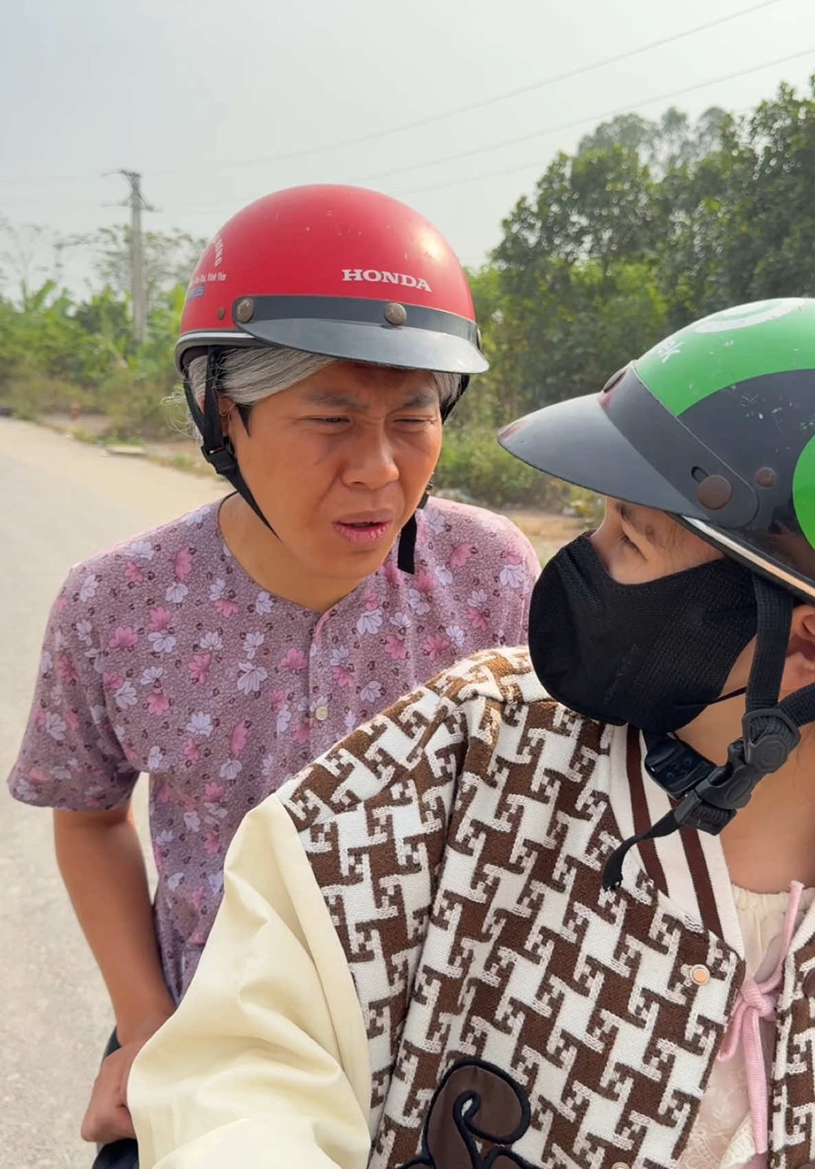 Pickleball cùng cụ Phến | #phamvinh99 #vulaci #pv_entertainment #bongsenvangstore #khautrangbongsenvang 