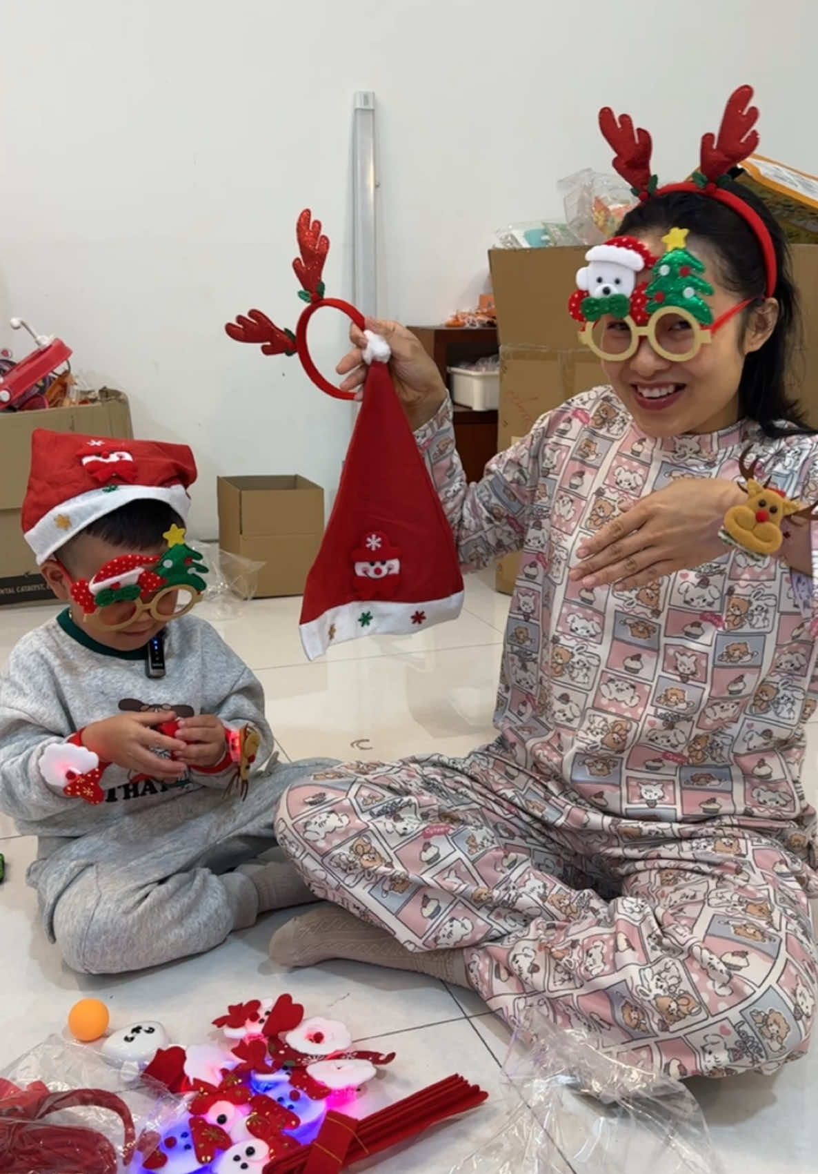 Combo 4 món phụ kiện Noel ngộ nghĩnh dễ thương cho bé #phukientrangtrinoel #quatangnoel #noel2024 #muasamcungtiktok 