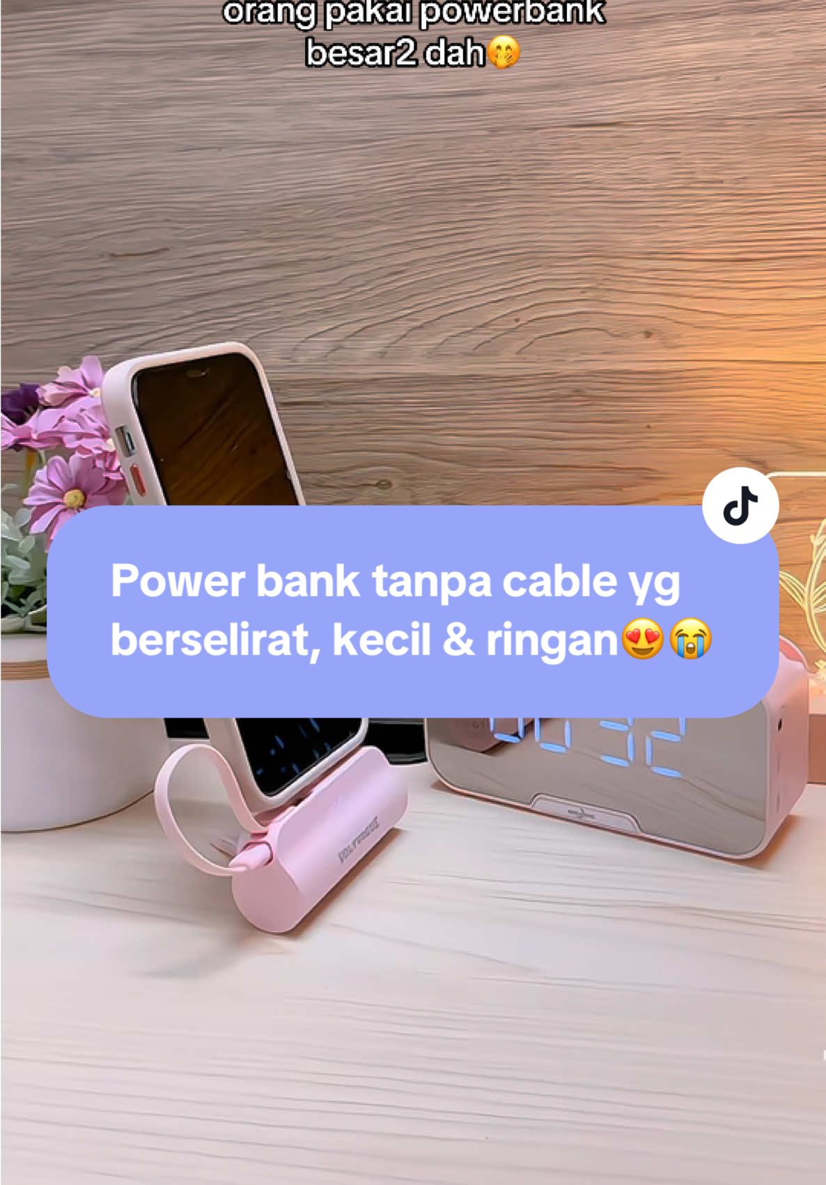 Sumpaah best powerbank tanpa cable ni. Wayar pun xberselirat. Size kecil, ringan & mudah dibawa😍 Korang wajib ada satu👍🏻 : #powerbank #powerbankmurah #powerbankviral #powerbankmini #powerbankfastcharging #powerbankiphone #powerbanktanpacable 