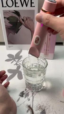 If you want to be the baldest you ever been WITHOUT the pain look at this…. #SelfCare #stockingstuffers #tiktokshopcybermonday #tiktokshopblackfriday #christmashaul #shaving #nopain #shavingtips #trimming #beautytips #blackfriday #lady #girls #women