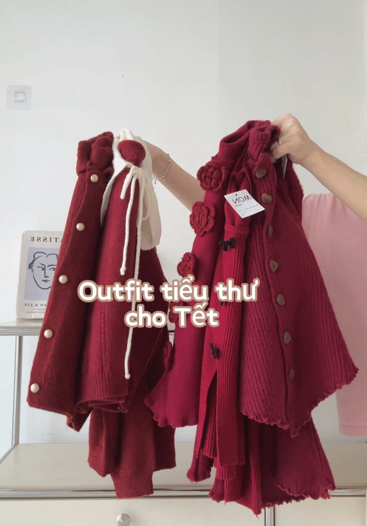 Giờ không sắm đồ Tết thì khi nào sắm nữa mí bà ơi 🤨 #thinhhanh #tiktok #xuhuong #LearnOnTikTok #monshop #fybシ #review #moingaymotoutfit #phoidoxinh #viralvideo #tipsphoido #cantho 