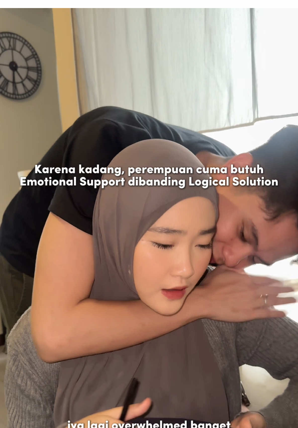 kadang butuh dibantu, tapi lebih seringnya cuma butuh dipeluk. right? 😝  #marriage 