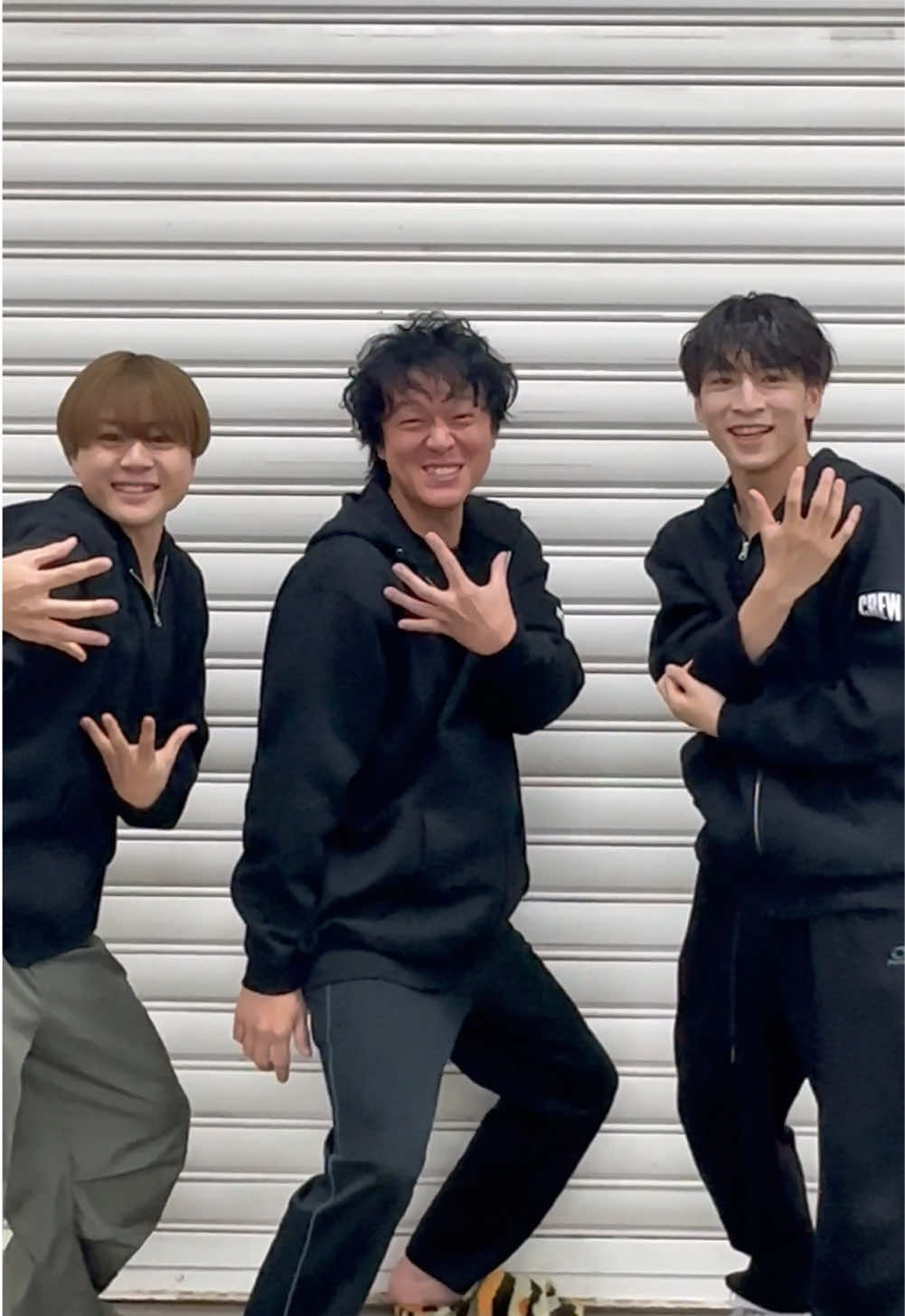 一緒に拳あげー！！✊ ありがとうございました☀️ #丸山隆平 #SUPER_EIGHT #SUPER_EIGHT_20TH #超DOMETOUR二十祭 #真弓孟之 #岡佑吏 #山中一輝 #AmBitious #がむしゃら行進曲 