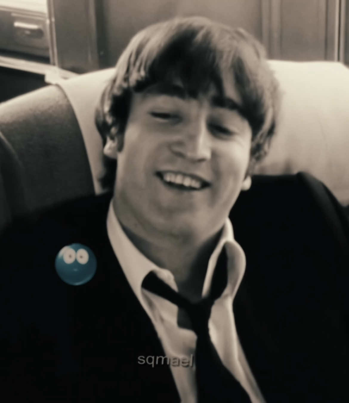 not beating the beatles fan allegations 💔 anyway this guy is a 𝓯𝓻𝓮𝓪𝓴 | #johnlennon #johnlennonedit #beatles #thebeatles #thebeatlesedit 