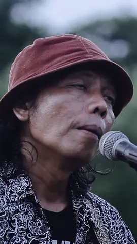 di radio cover karya Gombloh belajar nyanyi#musik #sing #song 