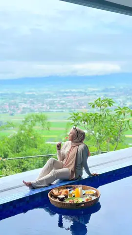 Cari penginapan villa/hotel di Prambanan, disini @Amaranta Prambanan syahdu banget keliatan kota jogja, gunung merapi & candi prambanan #amarantaprambanan #jogja #prambanan #gunungmerapi #penginapanprambanan 