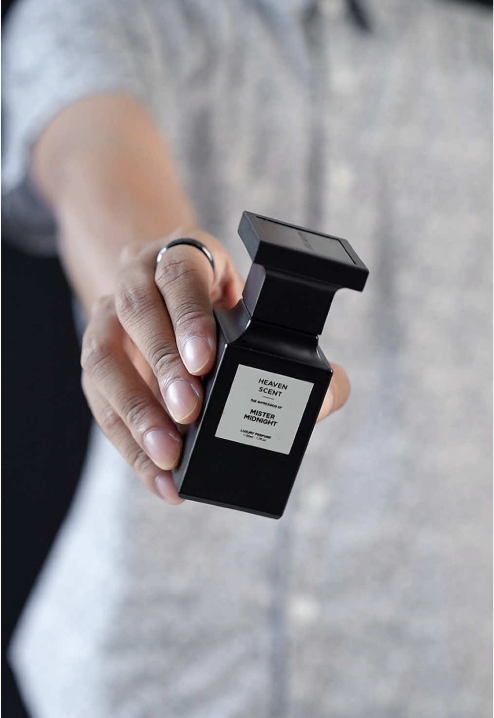 Buat yang pingin parfumnya tahan lama, tonton sampai habis ya ✨🥰🫶🏻 #heavenscentperfumery #heavenscentindonesia  #parfumheavenscent  #rekomendasiheavenscent  #parfumlokal #parfumdupe  #parfumtahanlama  #rekomendasiparfum  #parfumviral