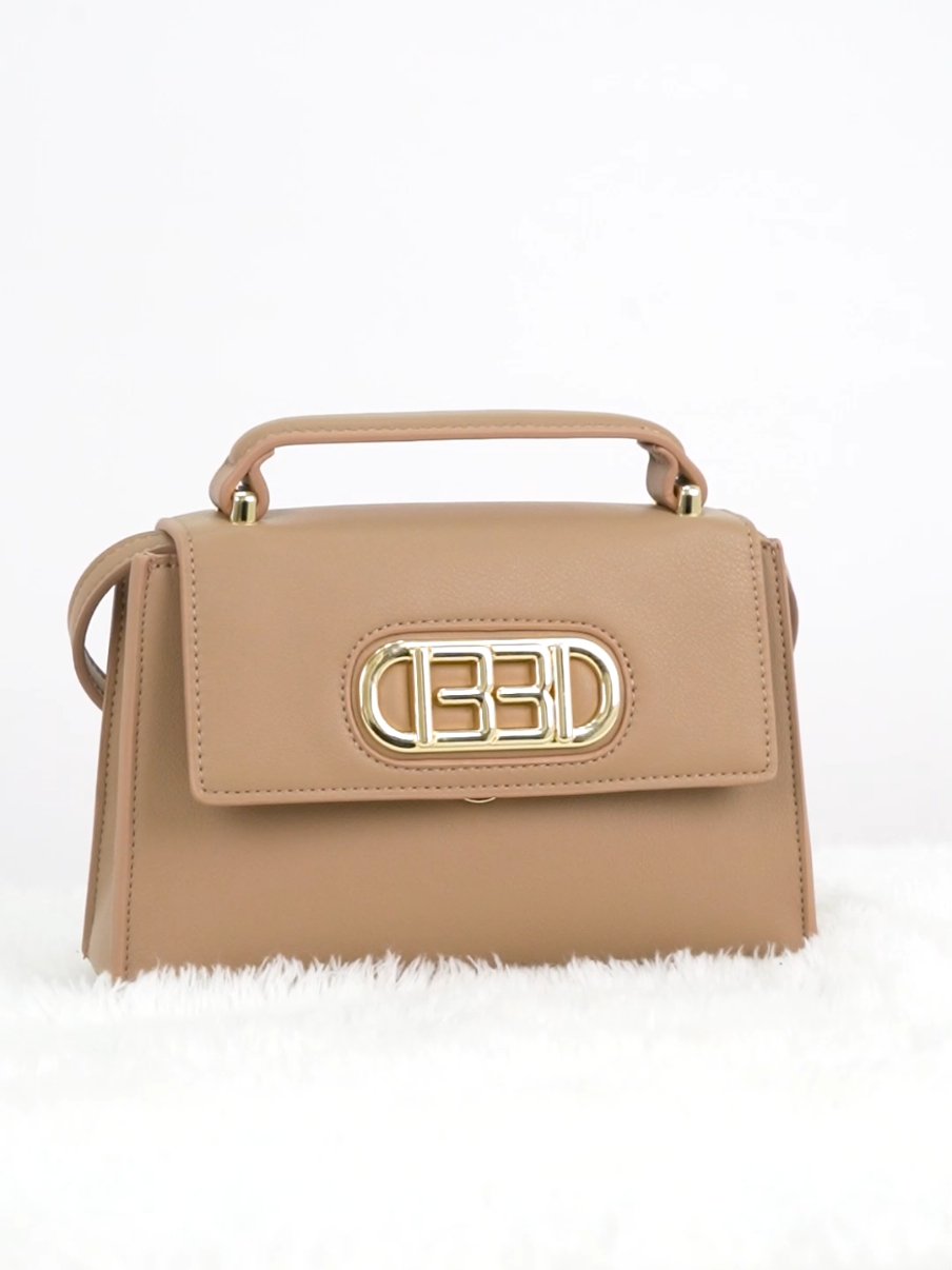 Colette Flap Top Handle is here for you 😍😍 #gobelinibags #gobelini #womensbag #leatherbag #luxurybag 