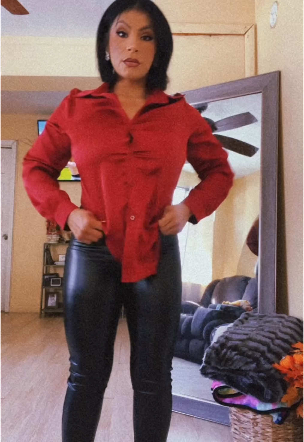 loving these leather pants #foryou #latina #paratiiiiiiiiiiiiiiiiiiiiiiiiiiiiiii #grandma #losrehenes 