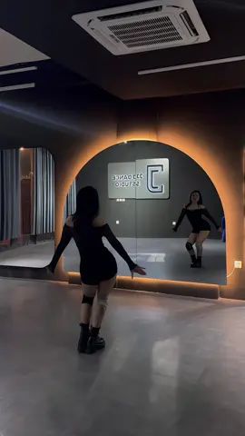 Cũng là Rodeo nhưng mà là sexy dance 🔥🔥🔥 #rodeo #lahpat #xuhuong #fyp #trending #fypシ #xh #dancecover #dancetiktok #douyin #dancedouyin #sexydance 