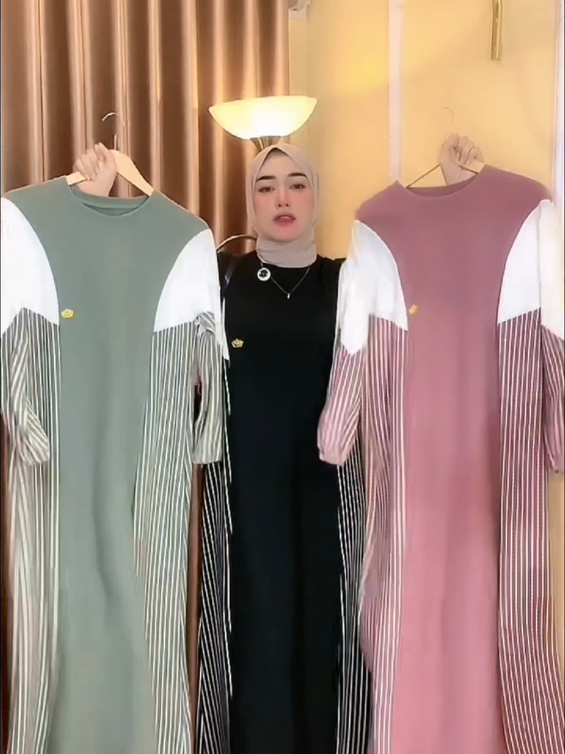Dress/gamis snowy knit salur mix polos tangan karet model terbaru Wanita #gamis #gamismurah #gamiskekinian #gamiscantik #gilagilajualan 