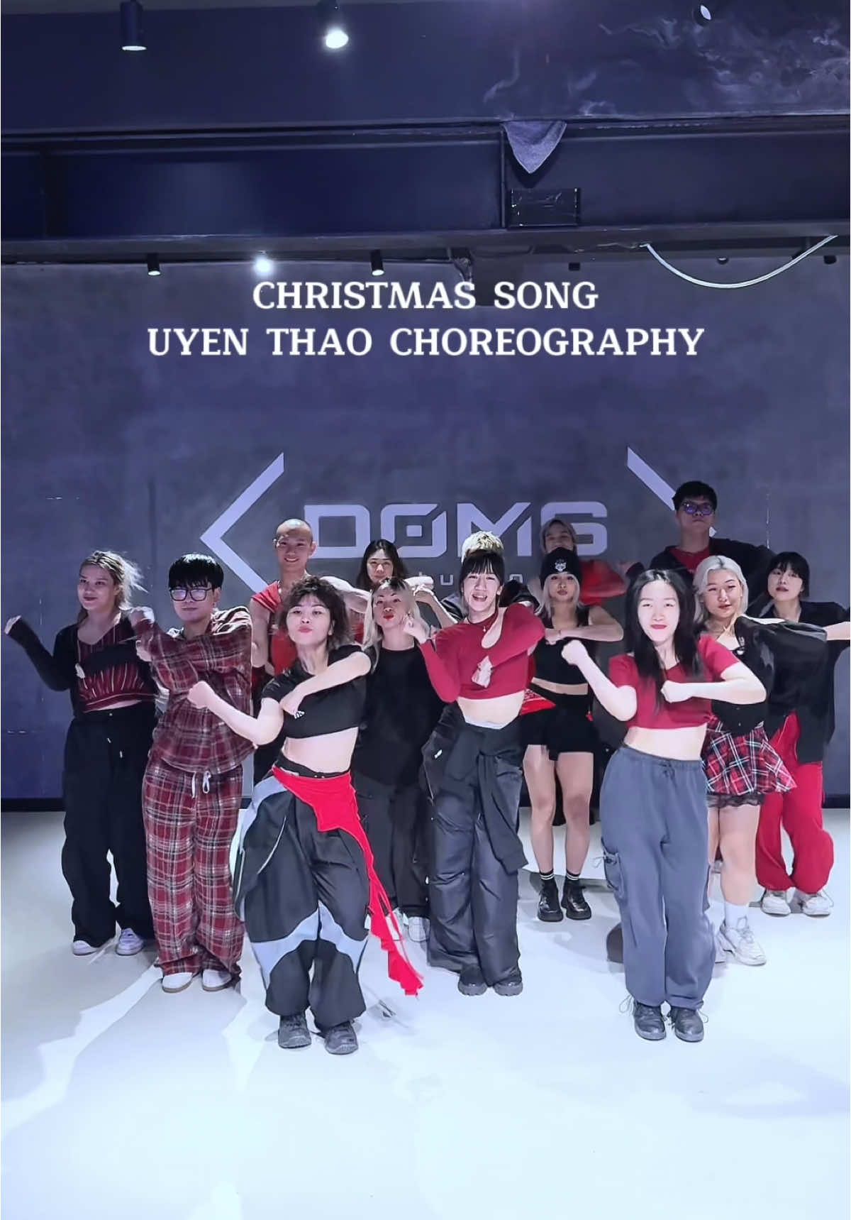 Blink blink 🎄🎅🧑‍🎄🤶dc: @Lê Uyên Thảo | 🎼 @Tủ demo của Đức #christmas #dance #xuhuong #foryou 