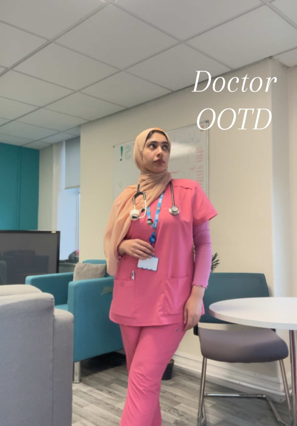 Pink scrubs >> #doctor #medicine #fy1 #medic #OOTD #scrubs 