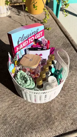 Thank you to my #secretsanta @Katelyn 📚🍋 !!!!! I cannot wait to try all these out!! The unicorn gummies are literally my favorite!!! And as you can see the blue/teal is spot on!! 🥰 #BookTok #bookbesties #fyp #happyholidays #merrychristmas 