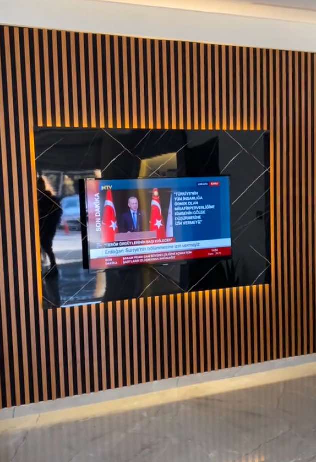 Duvar paneli toptan ve perakende satışımız mevcuttur #duvarpaneli #pvcmermerpanel #tvünitesitasarım #duvarlambri #akustiklambri #etkindekorasyon #adana #evdekorasyonu #keşfet 