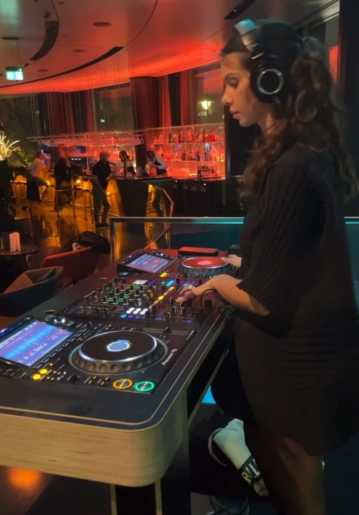 💃🏻the live band joining in #dj #femaledj #housemusic #london 