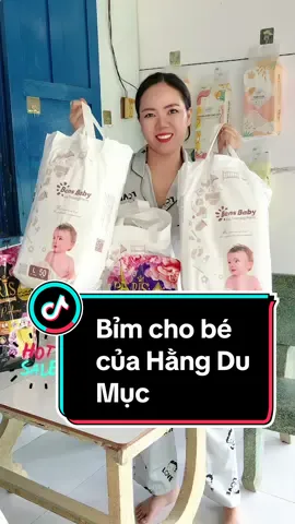 Bỉm BensBaby của Hằng Du Mục live sài cho bé êm nha các mẹ . Giá siu yêu chỉ hơn 100k / 1 bịch 50 miếng freeship luôn nè #shopmesam93 #bimchobe #bimchobeyeu #bimbensbaby #bimbensbabyhangdumuc #bimchobesosinh #fyp #LearnOnTikTok #salevuichotnam #tiktokshop1212 