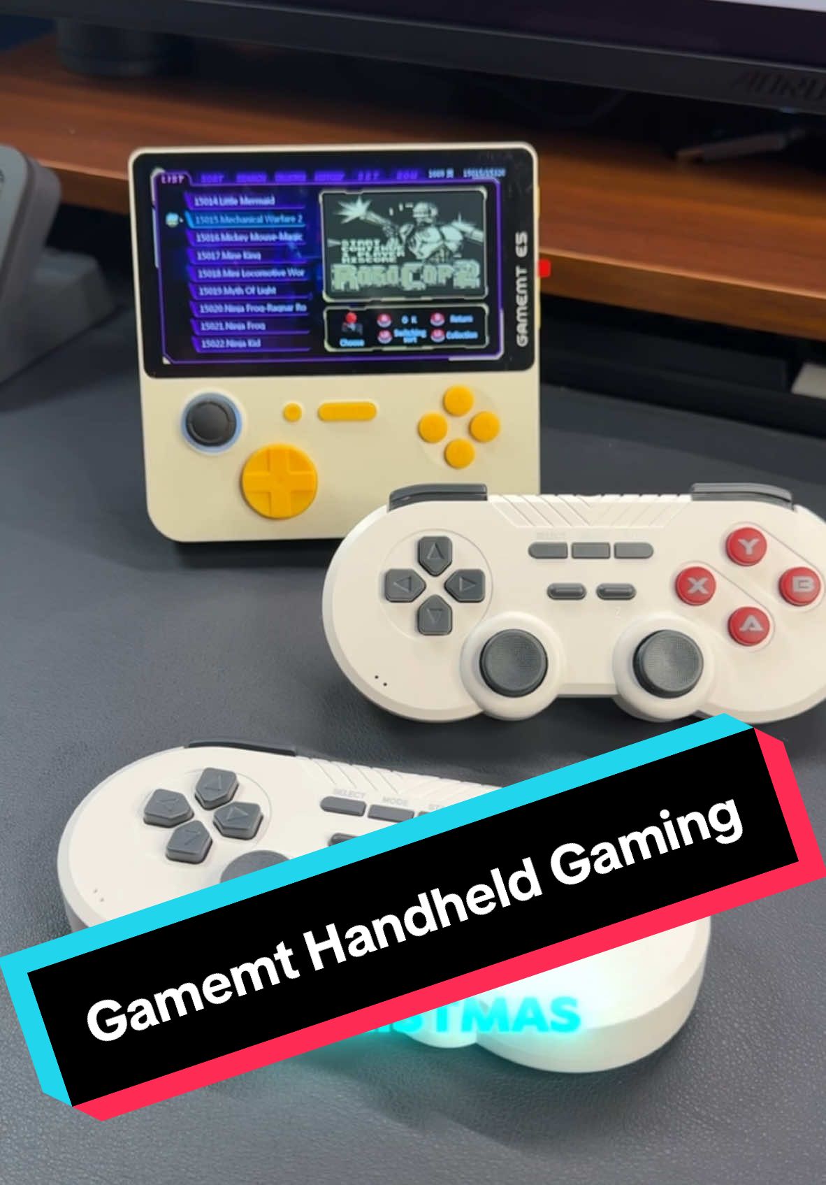 Enjoy this handheld yourself or gift it away this christmas! Play thousands of retro games and cheris the good old days! #fastunbox #unboxing #handheldgamingconsole #handheldgaming #christmasgiftideas #giftideas #retrogames #nostalgic #wirelessremotecontrollers #wireless #portable 
