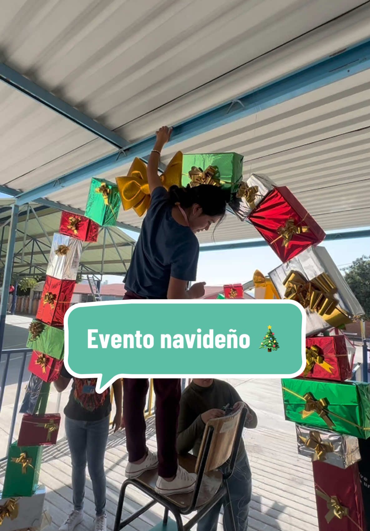 Un evento más y adiós 2024 😮‍💨 #Preescolar #Educadora #Maeta #MaestraDePreescolar #EducaciónPreescolar #Kinder #EventoNavideño #Navidad #Decoracion