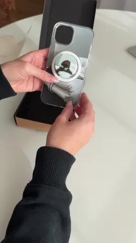 Being so obsessed with your furry friend that you customize your phone grip + case >> 🐾  #custom ##dogsoftiktok##magsafe##animals##customized