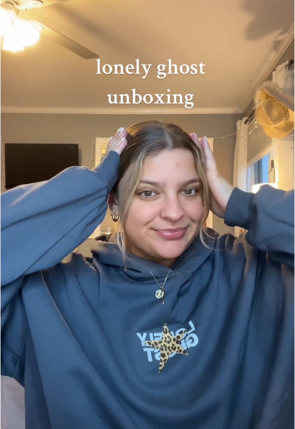 obsessssseddddddd @LONELY GHOST #lonelyghost #hoodie #fashion #OOTD #unboxing #package #influencer #microinfluencer #grwm #Lifestyle #comfy #leisure #Lifestyle 
