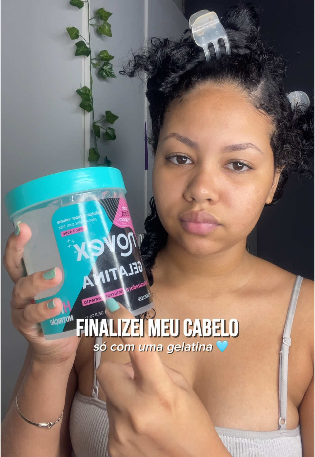 FINALIZEI MEU CABELO | só com uma gelatina da @Novex Hair Care @Embelleze #cacheadas #finalizacaodecachos #finalização #videoviral #cachos #viral_video 