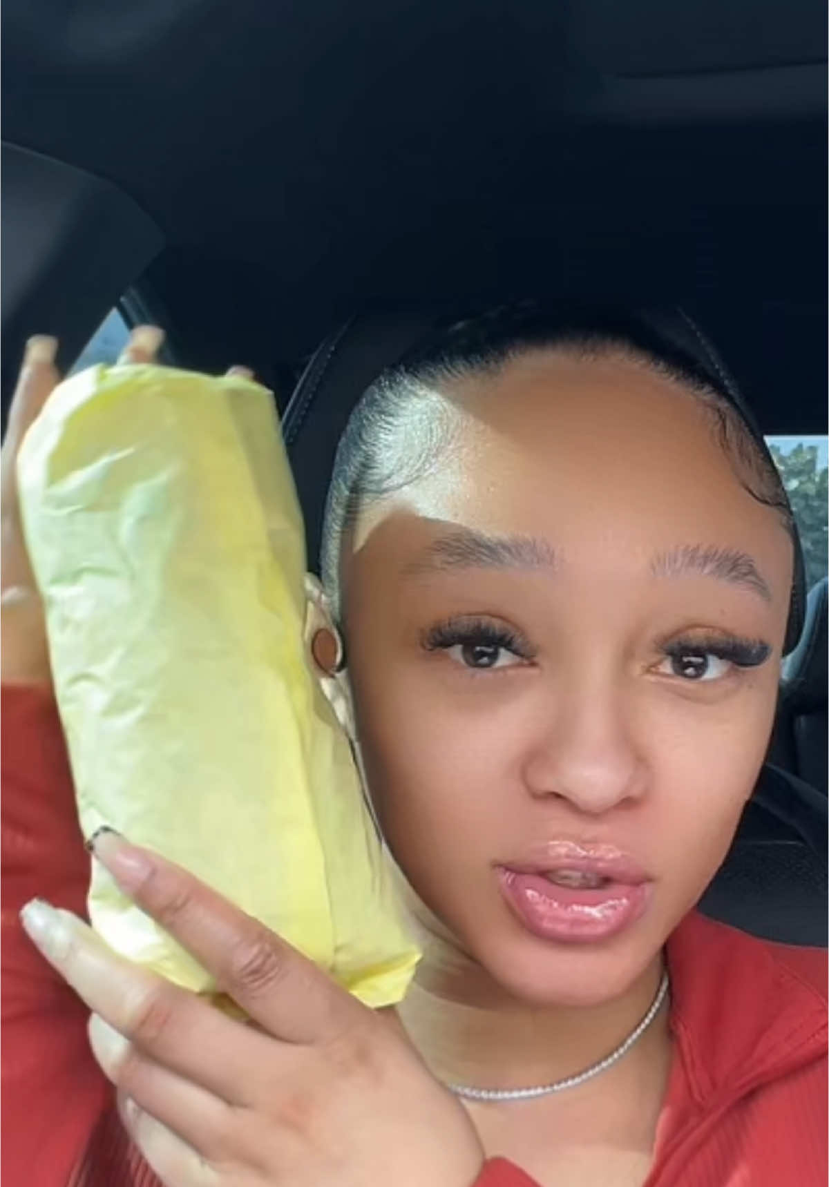 I am not a big back.  I ate not even half the burrito it was too goddamn big but so goddamn good. #mukbang #Foodie 
