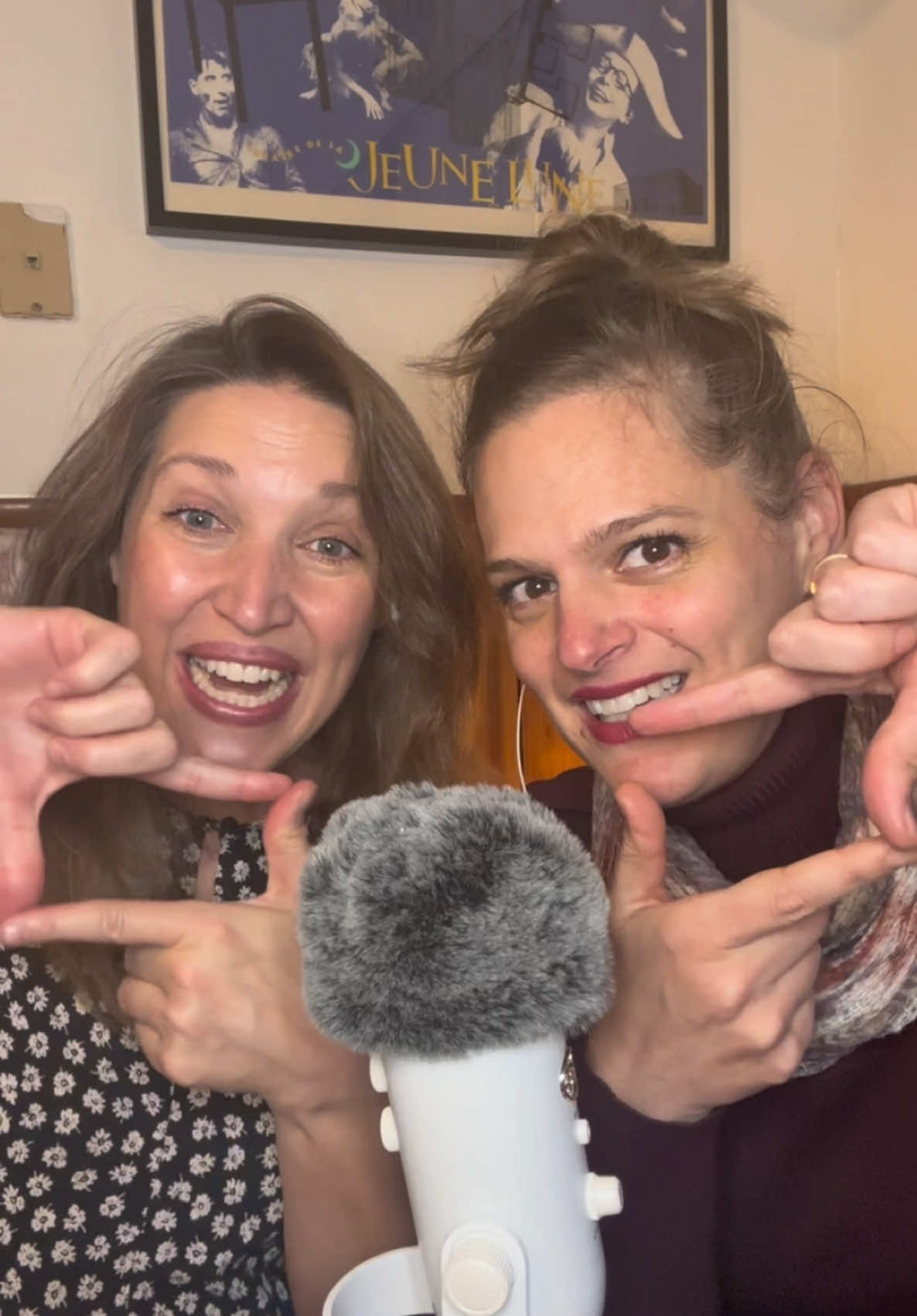 Congrats to my friend on six days of motherhood 💗 @Melby ASMR  #friends #asmrtiktoks #oddlysatisfying #theatre #asmrvideo #friendship 