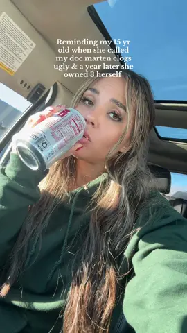 They were popular 💅 #momtok #momofteens #momlife #momanddaughter 