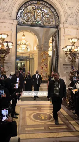 #angelinajolie with her kids in paris  #celebrity #paparazzi 