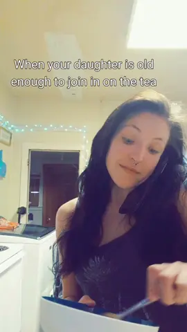 Different feeling gossiping with your daughter #daughter #wicked #glinda #elfida #gossiping #teenagers #she #papular #popular #foryou #fypツ 