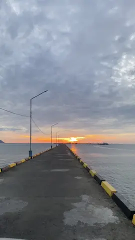🌄#pelabuhan #senja #sinjai #yfp #laut #pelabuhanlareareasinjai 