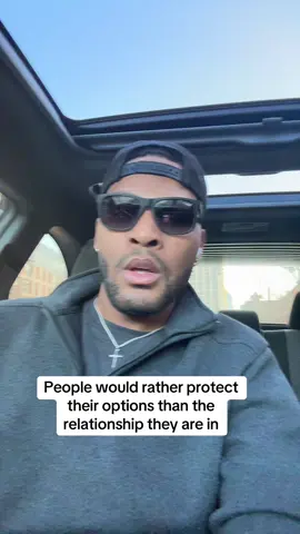People would rather protect their options than their relationship #Relationship #relationshipadvice #datingadvice 