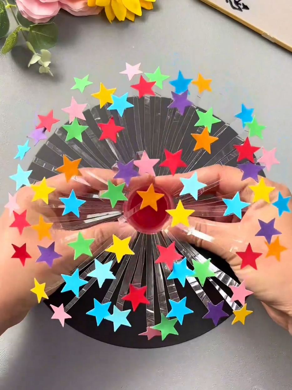 All the necessary materials are available at the link in my profile!  🤗 @arttok.w #creativekids #kidscrafts #diyforkids #craftingwithkids #handsonlearning #FamilyFun #kidsactivities #artwithkids #funwithkids #artforkids #craftideas #childhoodcreativity #earlychildhoodeducation #homeschoolart #diyprojects #momlife #parentingfun #artsandcrafts #artactivities #usaparents #kidscreate #americanmoms #familycrafts #ChristmasArt #KidsChristmasArt #HolidayArt #ChristmasDrawings #ChristmasCrafts #ChristmasForKids #merrychristmas 
