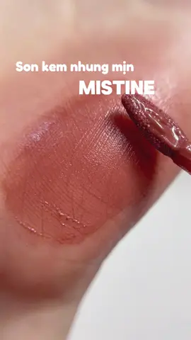 Son mistine 10 điểm không nhưng nha, không hề lộ vân môi luôn, chất son mềm mịn như nhung #sonmistine #mistine #son #sonxinh #sonmistinev02 #makeup #sonkemli #sonli 